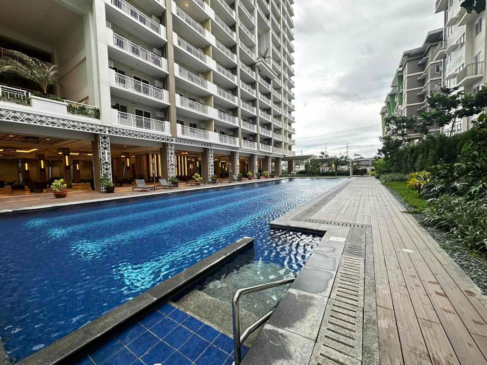 2 Bedroom Condo Unit Near Sm Bf & Naia At The Atherton By Dmci With 2 Balcony Paranaque City Exterior photo