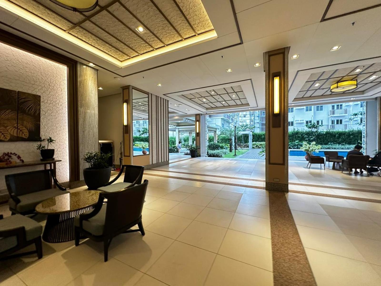 2 Bedroom Condo Unit Near Sm Bf & Naia At The Atherton By Dmci With 2 Balcony Paranaque City Exterior photo